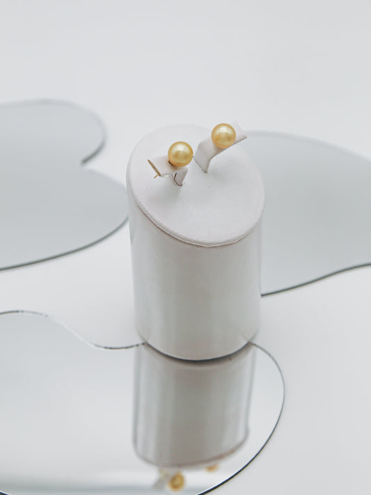 Earrings stud 8mm round quality pearl